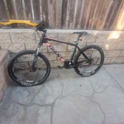 Giant Talon series mountain bike