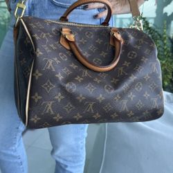 Louis Vuitton Speedy Bandoulière 30 - Iconic Monogram Bag 💼
