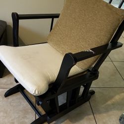 Rocking Chair 