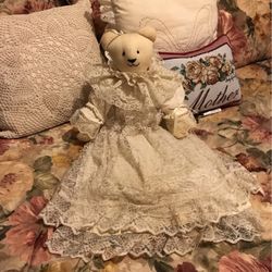 Beautiful ! Soft Cotton Victorian /Country Bear In Gorgeous Cotton Lace Full Dress 