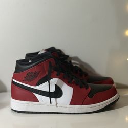 Air Jordan 1 Chicago Toe