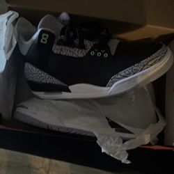 Jordan 3 green glow