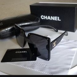 LUXURY STYLE GLASSES WITH CASE 