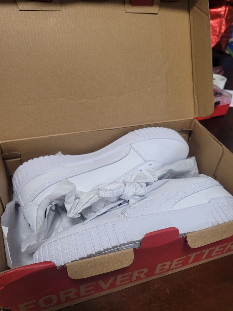 Size 7.5 Women's Jada Sc Better - WHITE - Worn ONCE - Memory Foam Comfortable