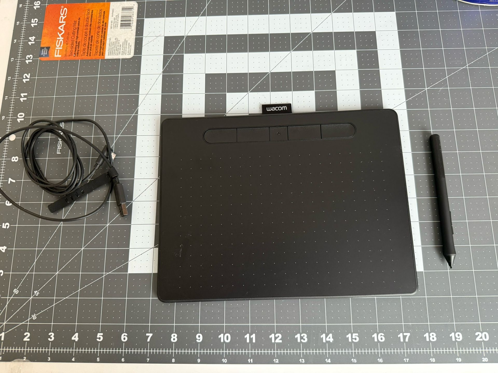 Wacom Intuos Medium Bluetooth Graphics Tablet