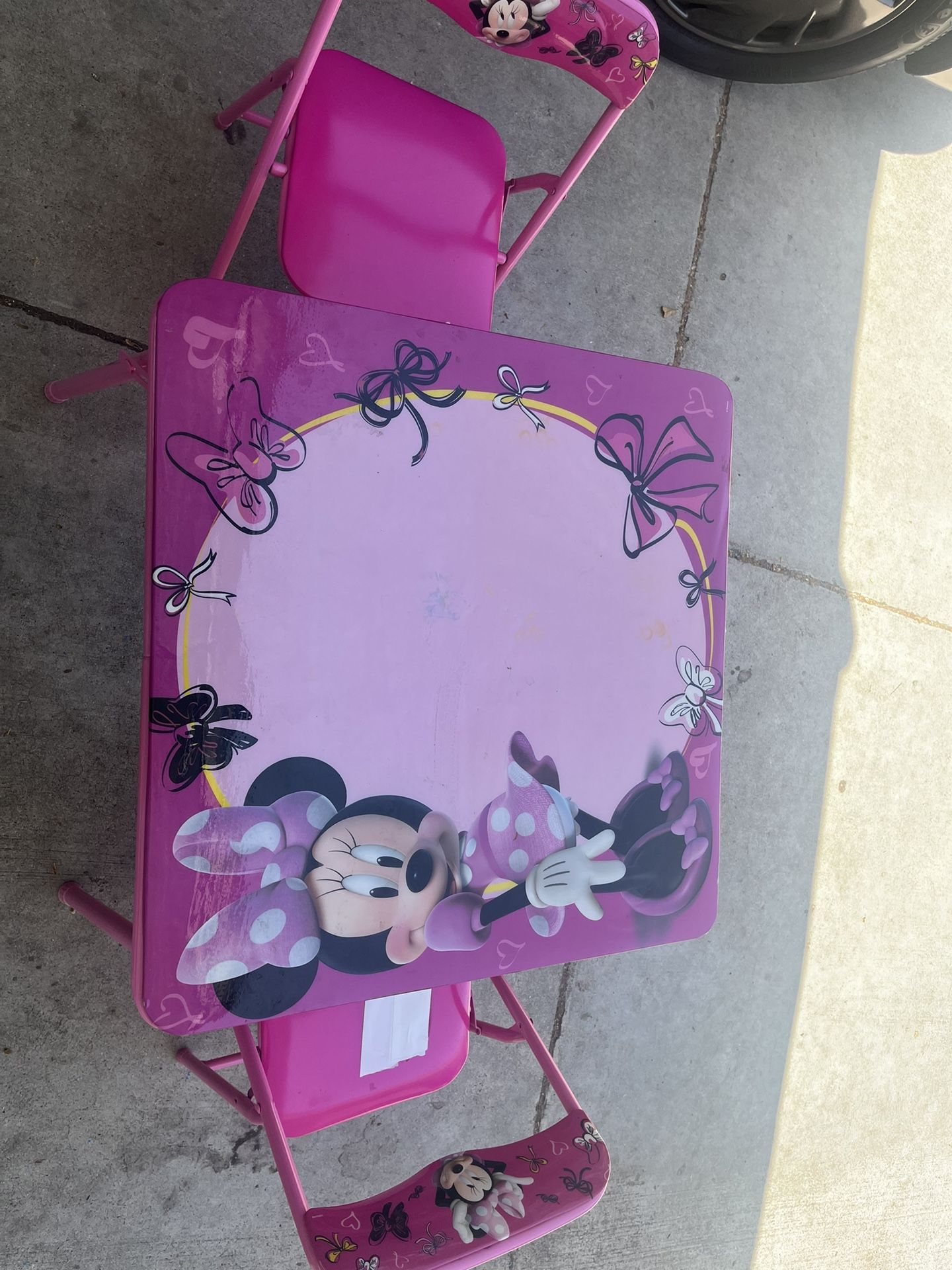 Minnie Table Set