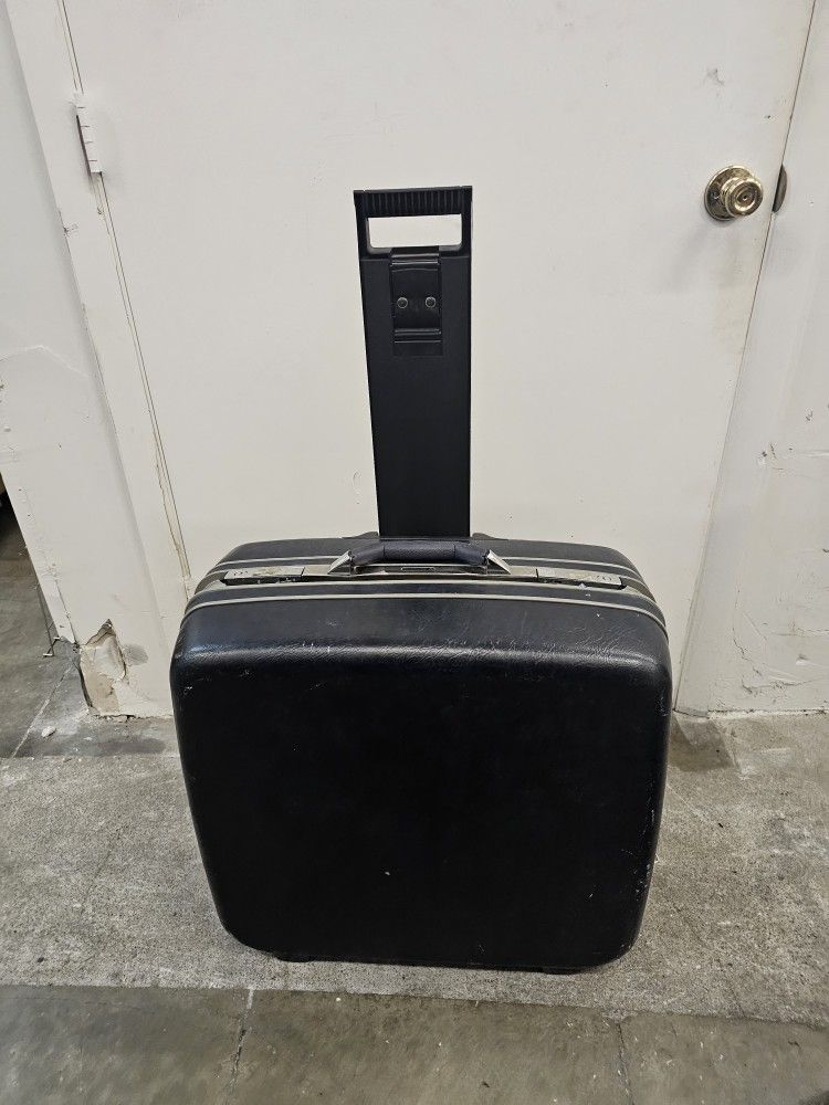 Vintage Samsonite Rolling Hard Luggage With Keys