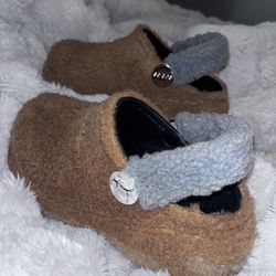 Crocs Nas collab size W7