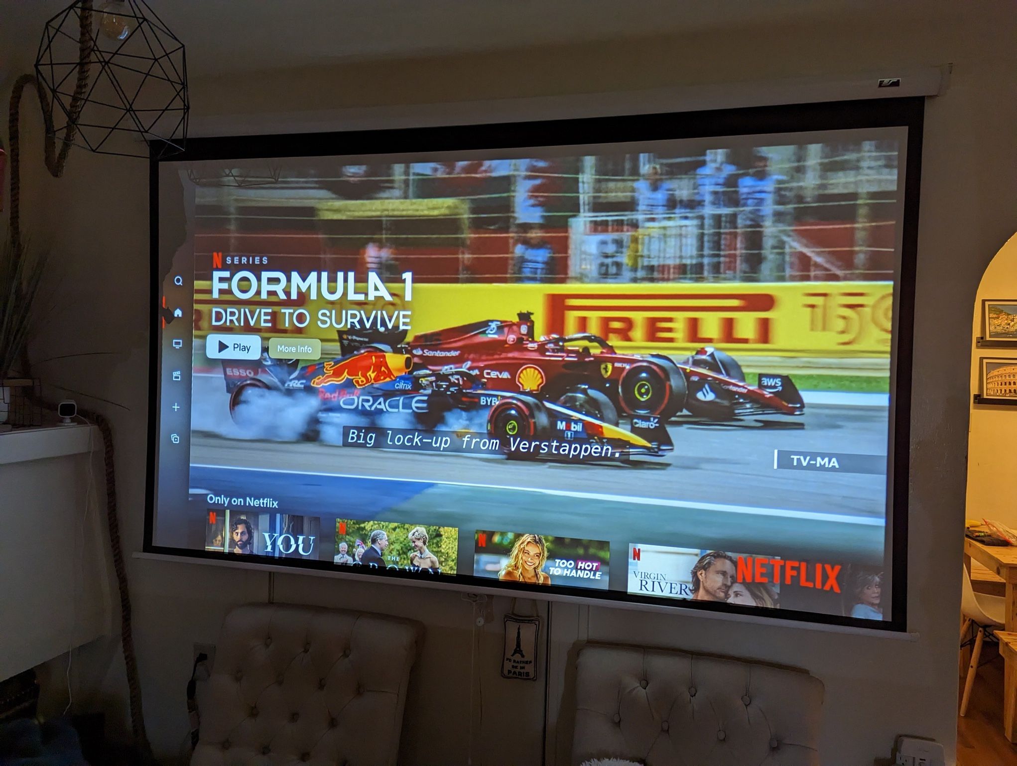 ViewSonic 4KUHD Projector & 100in Screen