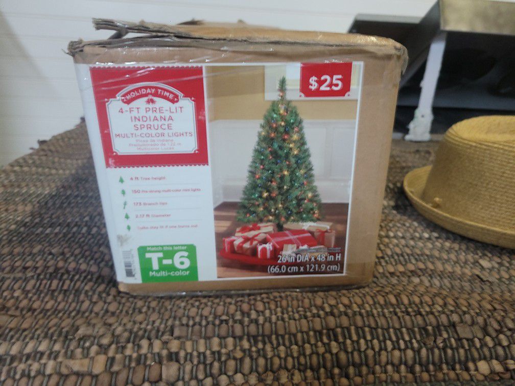 Brand new Christmas tree inbox