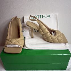 Brand New Bottega size 37/7