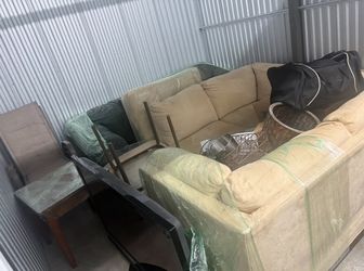 Sectional couches 3 pieces in Good condition