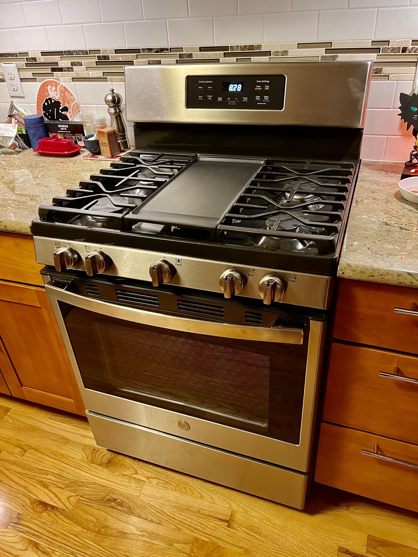 GE Gas 5Burner Convection Oven Stainless w/ Warranty for Sale in