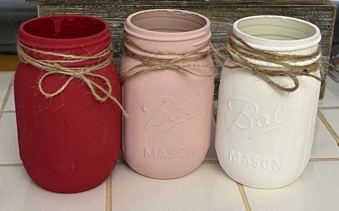 Chalk painted distressed mason jar gift - RED PINK WHITE