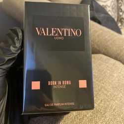 Valentino Intense Eau De Parfum 