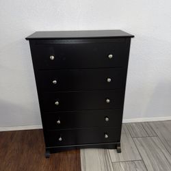 BRAND NEW!! Black 5 Drawer Chest/Dresser