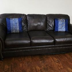Sofa Set, Leather, 2 Piece In Excellent Condition