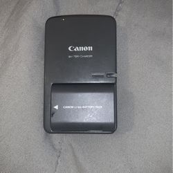 Canon CB-2LW battery charger with Battery Pack