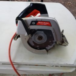 CIRCULAR SAW 7 1/4" BLACK & DECKER 