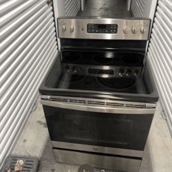 GE Stove . Price Including Delivery 