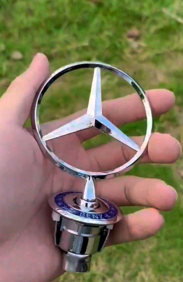 Mercedes Benz Hood Ornament Badge Emblem SEE ALL PICS SOLD SEPARATELY SHIPPING AVAILABLE