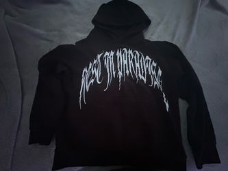 Size medium https://offerup.com/redirect/?o=UkVTVC5JTg==.PARADISE hoodie!