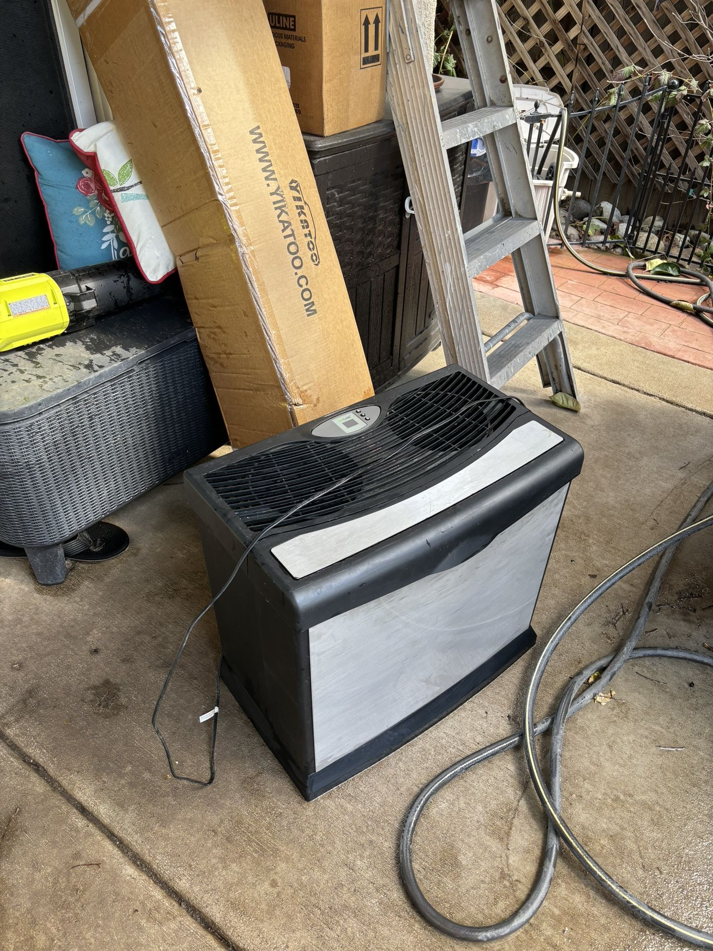 AIRCARE Valiant Digital Whole-House Console Style Evaporative humidifier 