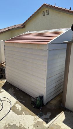 FREE shed you take apart and you u-hual it