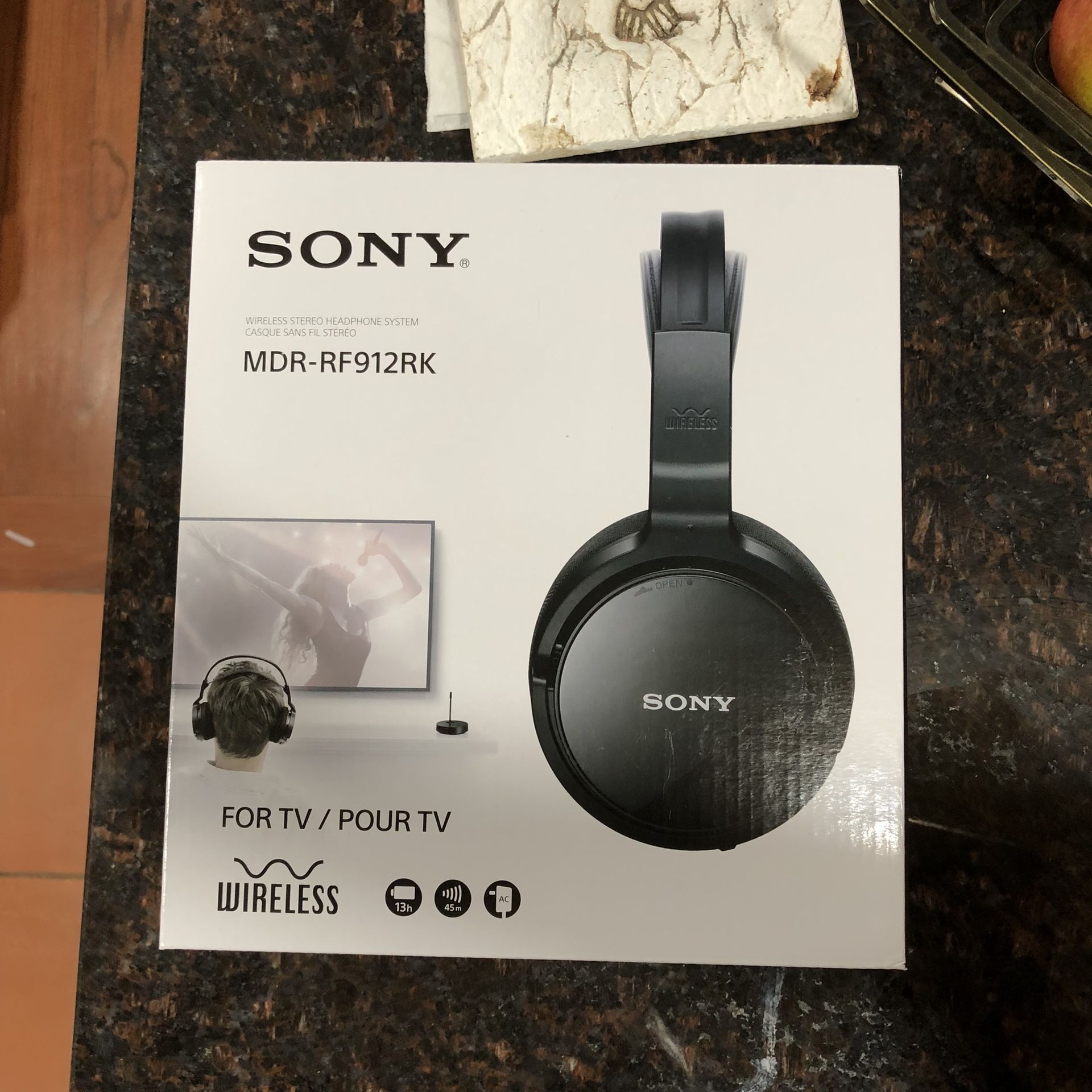 Sony MDR-RF912RK Headphones For Private TV viewing. Great For Bedroom Or Car Use