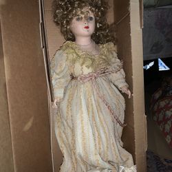 Assorted porcelain collectible dolls