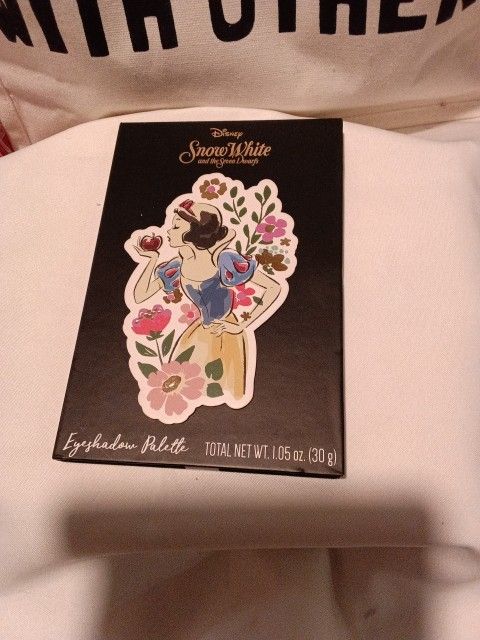 Disney Snow White Eye Palette
