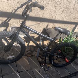 20’ Hyper/Nitro Circus BMX bike. NEED GONE !