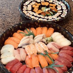 Round plastic platter