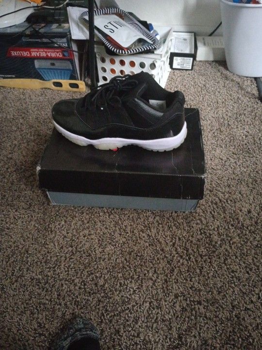 Jordans 11