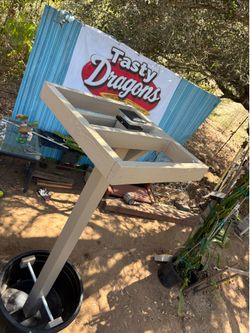 Dragon Fruit Complete Trellis with post , 25 gal and light