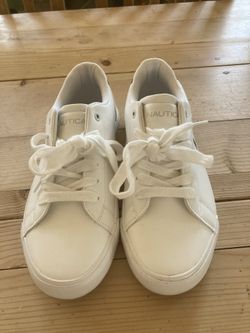 Men’s Size 9 Graves Nautica Sneakers