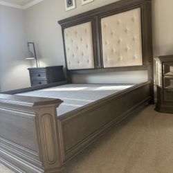 King Size bed + matching Dresser 