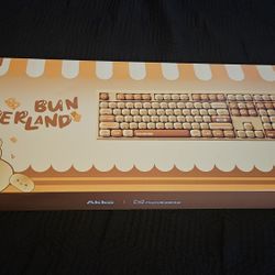 Akko Monsgeek Wonderland Bun Keyboard 