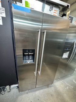 Kitchenaid 42” Stainless Steel Side-by-Side Refrigerator with Ice and Water Dispenser 2026
