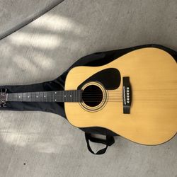 Yamaha Acoustic Guitar  F D01S