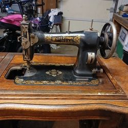 White Rotary Sewing Machine 