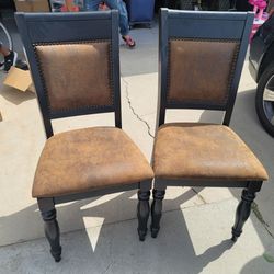 2 Kitchen Table Chairs 
