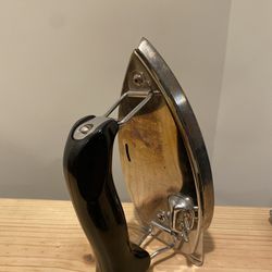 HandyHot Vintage Travel Iron 1950