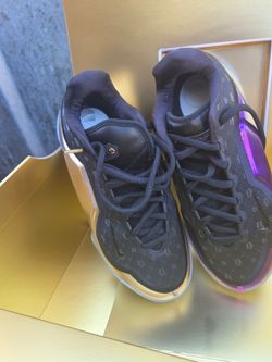 Lebron xx111 met gold and met noir 8.5