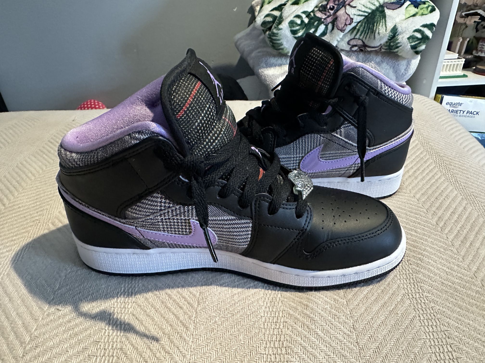 Air Jordan 1 Mid SE GS