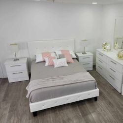 Brand New Bedroom Set / Juego De Cuarto Nuevo a  Estrenar...Delivery 🚚 