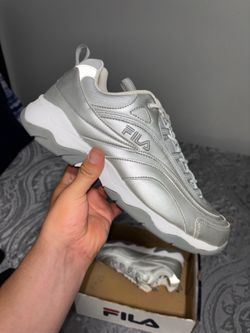 VNDS Fila Ray Men's Sneakers Shoes size 11 metallic silver/white 1RM00577-071