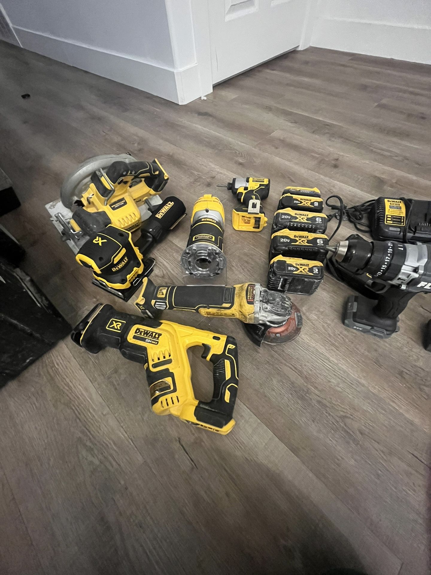 DEWALT/FLEX