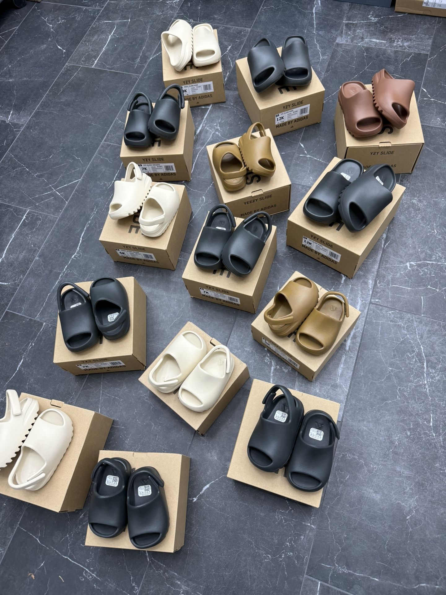 Adidas Yeezy Slides - All Kids Sizes