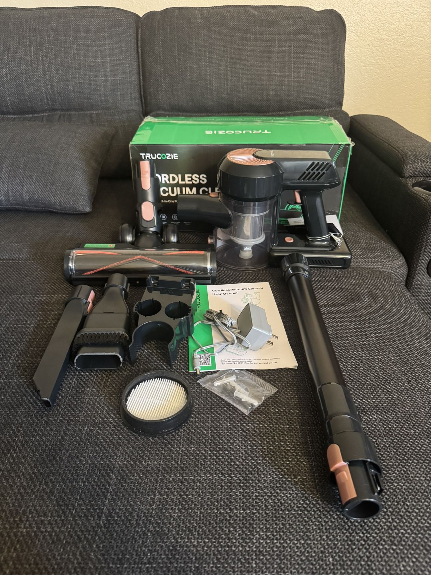 Cordless Vacuum Cleaner for Home, Powerful Rechargeable Vacuum Cleaner for Pet Hair, Hardwood Floors and Carpets, Black